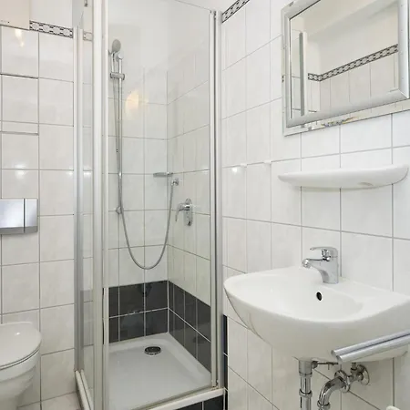 Apartment Schoene Fuer 4 Personen Ostseenah In *